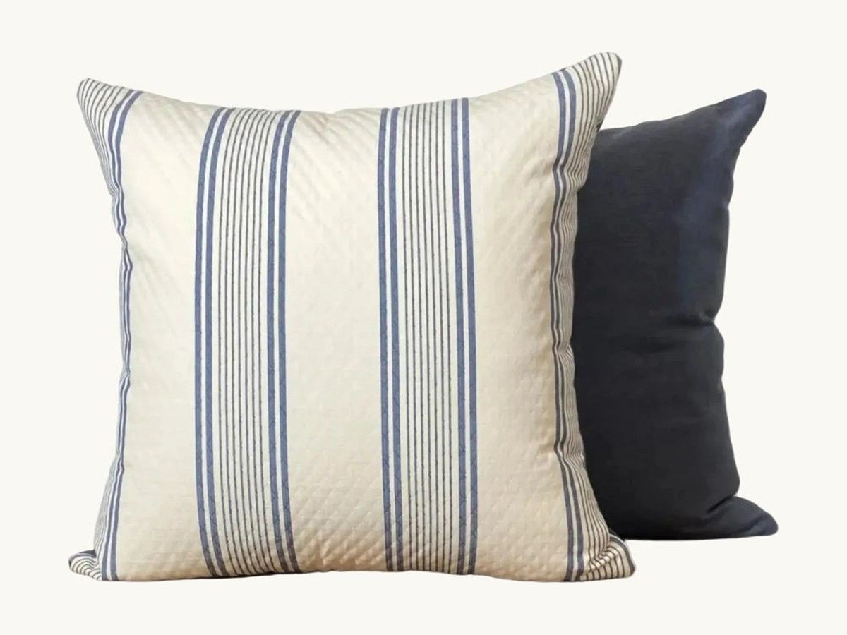 Feather or polyester: choosing a cushion insert